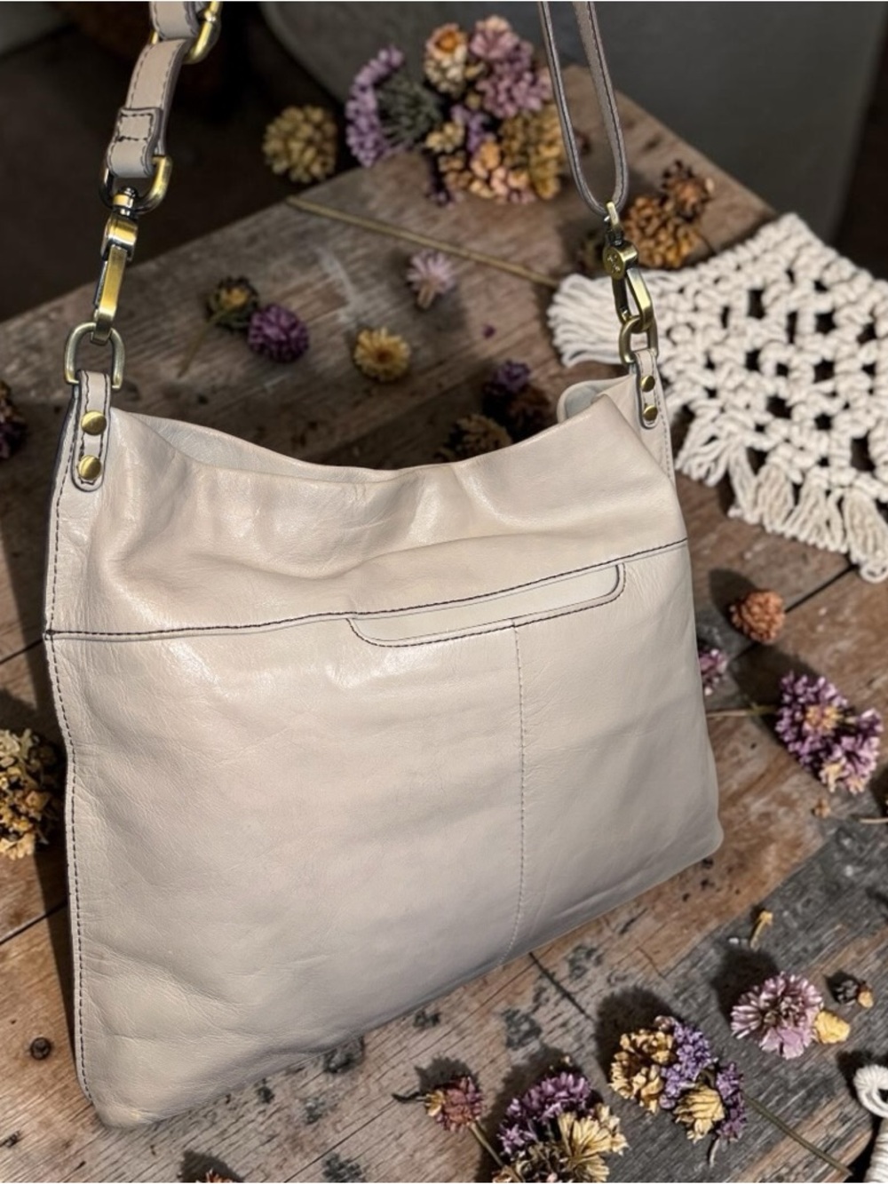 ✨ Hobo International Leather Shoulder Bag Beige Slouchy Crossbody Boho Purse - Picture 4 of 10